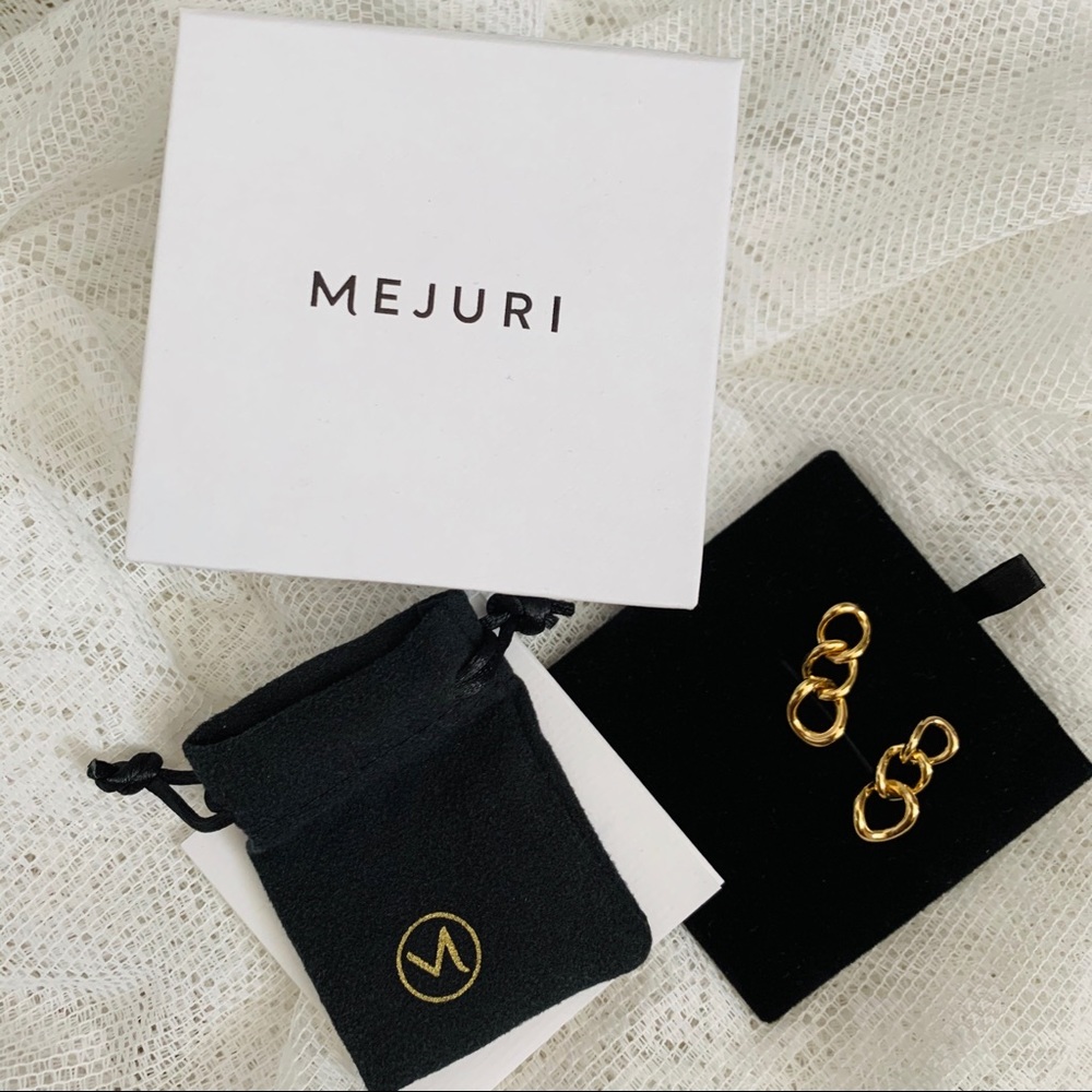 Mejuri Curve Link Earrings